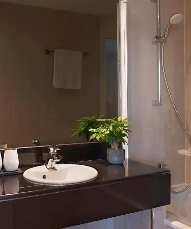 Opera Affiliated By Meliá 4*