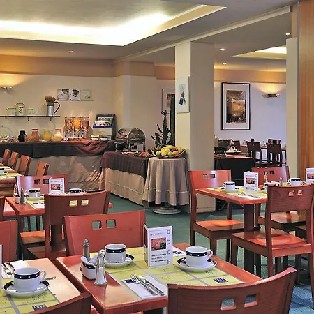 酒店 Opera Affiliated By Melia 4*