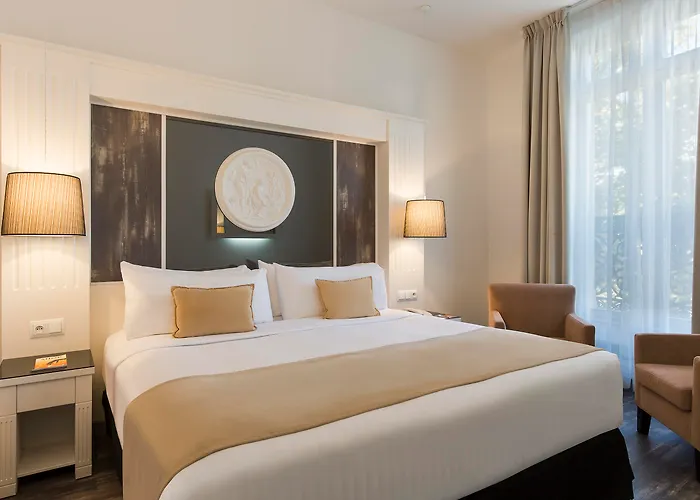 Opera Affiliated By Meliá Hotel 4*