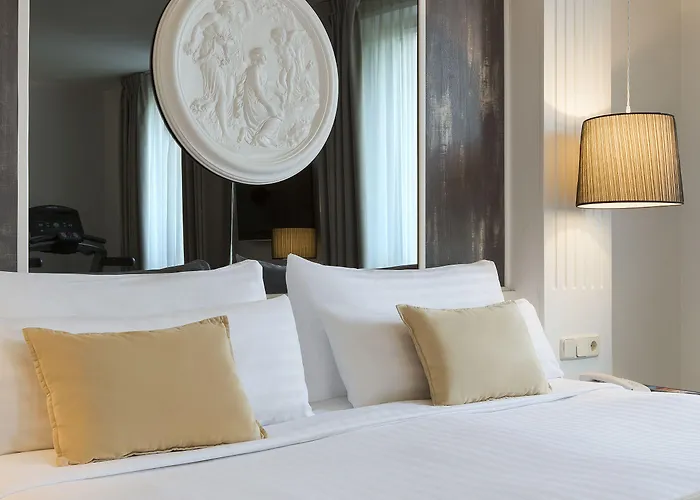 Opera Affiliated By Meliá Hotel 4*