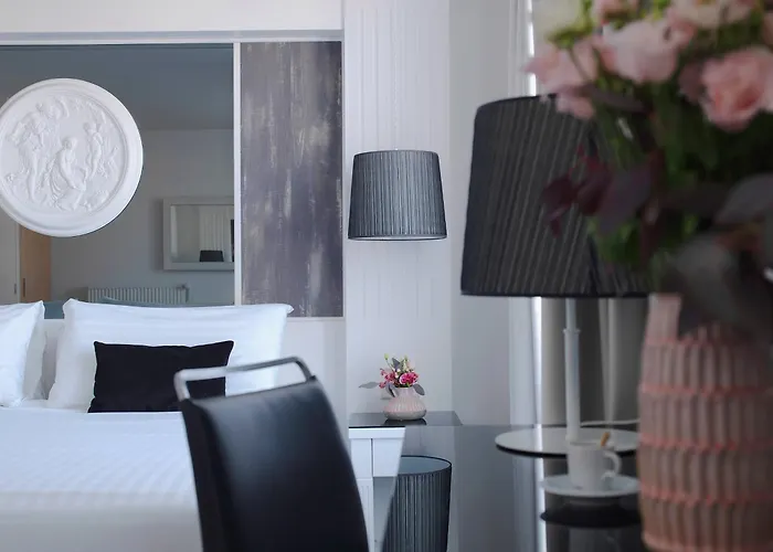 Opera Affiliated By Meliá Hotel 4*